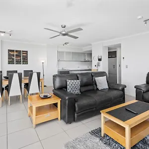 https://moorings-on-cavill.queenslandhotels.net